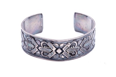 Lot 278 - A Georg Jensen Danish silver bangle designed by Harald Nielsen