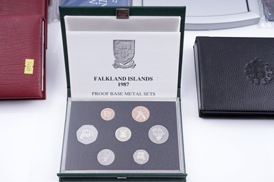Lot 28 - Nineteen Royal Mint proof coin collection sets; and other coinage