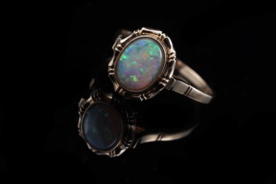Lot 154 - A contemporary opal doublet ring