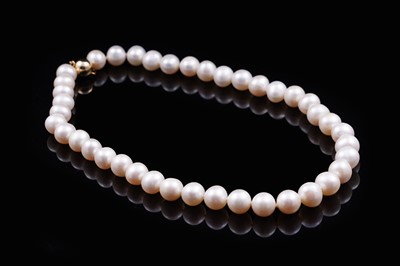 Lot 162 - A cultured South Sea style pearl necklace