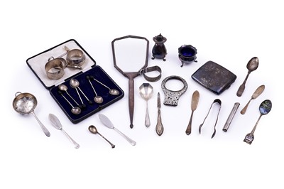 Lot 328 - A collection of small silver items