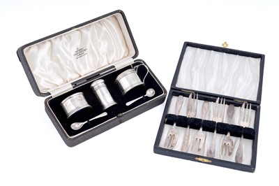 Lot 231 - A 1930s silver condiment set; and a set of six silver pastry forks