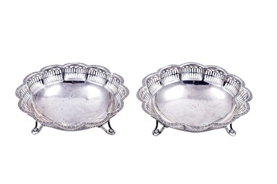 Lot 344 - A pair of George V silver bonbon dishes