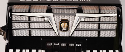 Lot 5 - A Weltmeister Amigo 80 bass accordion