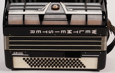 Lot 5 - A Weltmeister Amigo 80 bass accordion