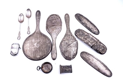 Lot 354 - A collection of silver items