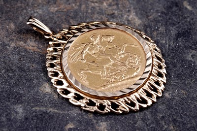Lot 154 - A Victorian 1882 gold sovereign in a pendant mount