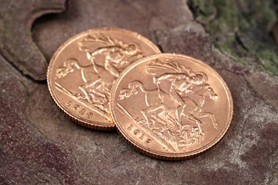 Lot 156 - Two George V gold half sovereigns