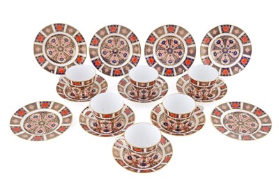 Lot 267 - A set of six Royal Crown Derby 1128 ‘Imari’ pattern teacup, saucer and side plate trios