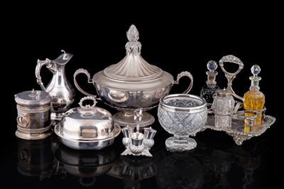 Lot 358 - A selection of silver plate