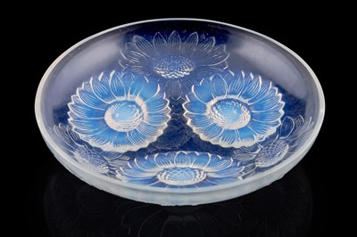 Lot 327 - A Lalique ‘Vernon’ opalescent glass bowl