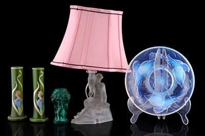 Lot 328 - A selection of early 20th Century glassware