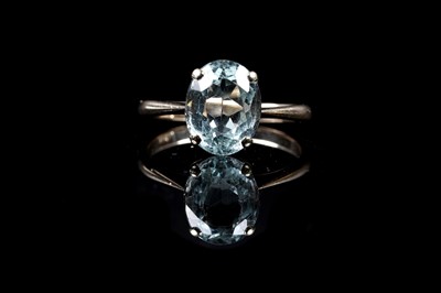 Lot 34 - An early 20th Century aquamarine ring