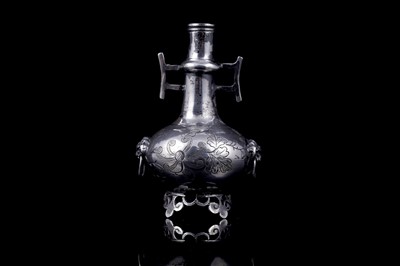 Lot 192 - A Qing Chinese silver snuff bottle