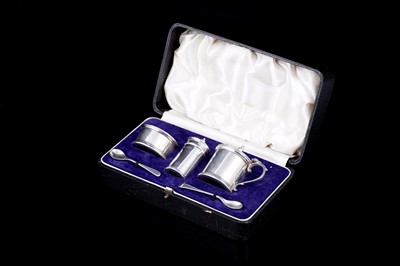 Lot 179 - A cased George V silver cruet set