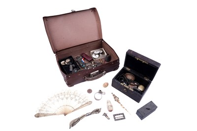 Lot 251 - A selection of Victorian and later items