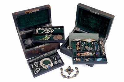 Lot 142 - Two 19th Century leather jewellery boxes containing costume jewellery