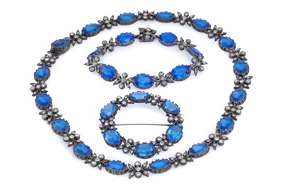 Lot 16 - An early 20th Century Georgian Revival paste demi-parure