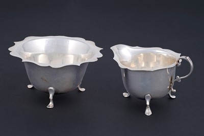 Lot 194 - A silver cream jug and sugar bowl