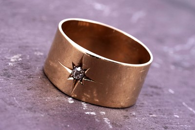 Lot 76 - An early 20th Century diamond and 18ct gold ring