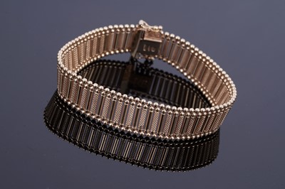 Lot 78 - A 9ct gold fancy-link bracelet