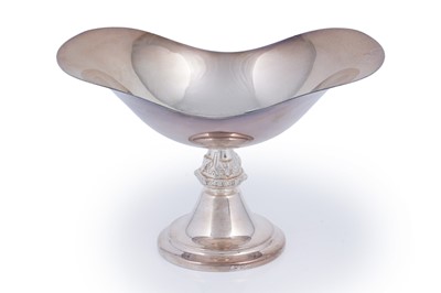 Lot 181 - An Elizabeth II silver Lindisfarne pattern bonbon dish