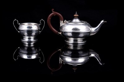 Lot 209 - An Edwardian silver batchelor's tea pot and sugar bowl
