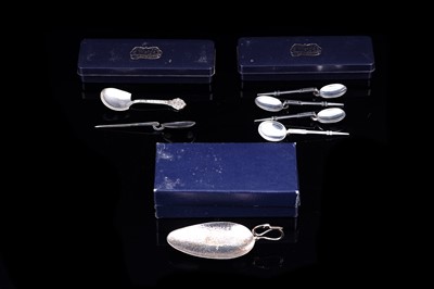 Lot 188 - After the antique, commemorative silver items